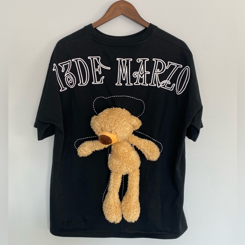13DE MARZO Teddy Bear Black Shirt. Size Medium